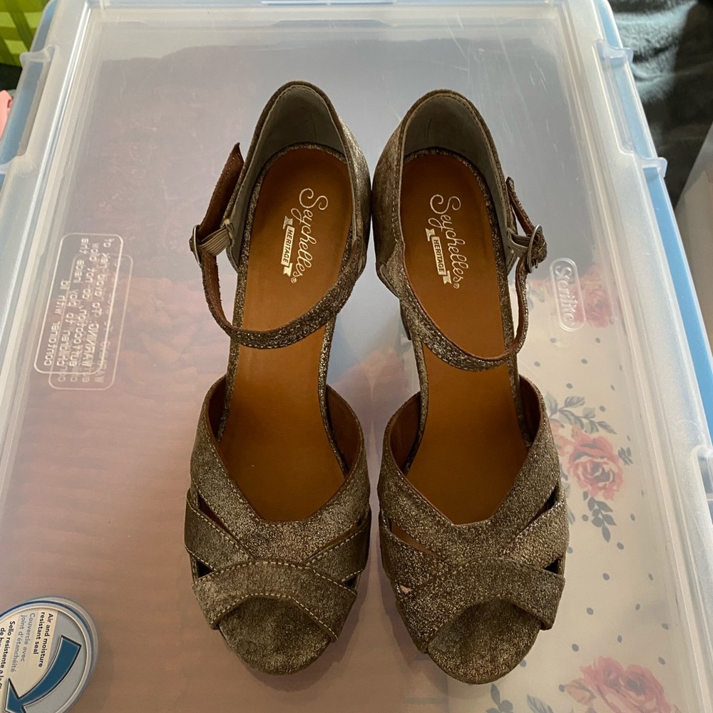 Seychelles pewter platform chunky heels